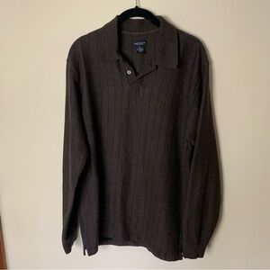 Men's Van Heusen Brown and Black Sweater Size Medium